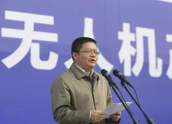 西安市政协党组书记,新区党工委书记,管委会主任岳华峰共同启动西工大