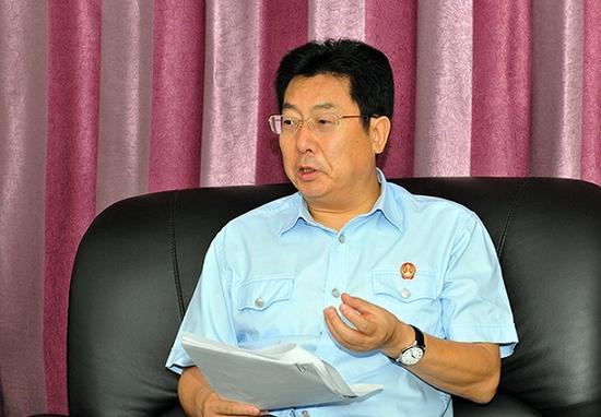 西安中院院长李洪涛以承办案件为抓手调研群体性案件审理情况