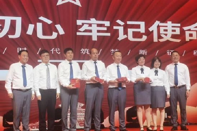 龍鳴虎嘯開大局 職業(yè)教育譜新篇