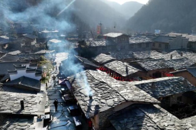 陕西朱家湾：秦岭山水绿含金