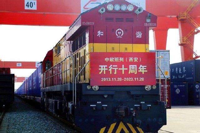 中欧班列（西安）十年累计开行逾2万列