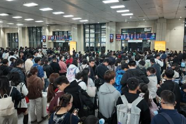 創歷史同期新高 陜西鐵路2025年清明假期共計發送旅客283萬人