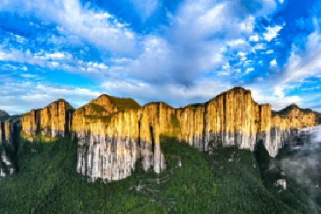 恩施大峡谷春日风光