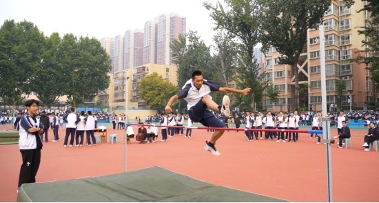 高中男子组跳高