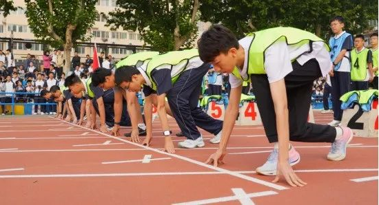 高中男子组100米