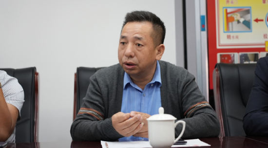 新疆汉帛锦食品有限责任公司总经理卢贵峰在座谈会上作分享