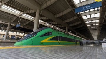 西安到南陽首開復興號動車組列車