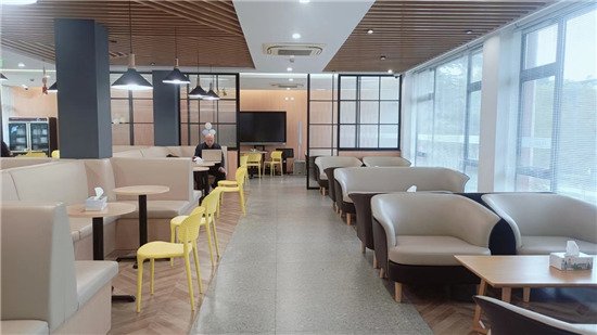 参观餐厅
