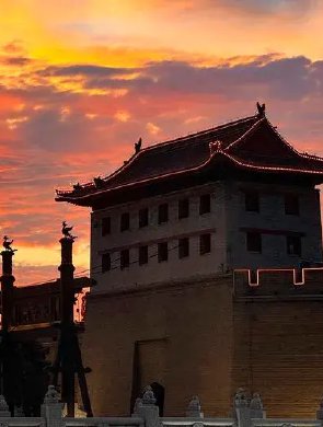 晚霞映古城 夕陽美如畫