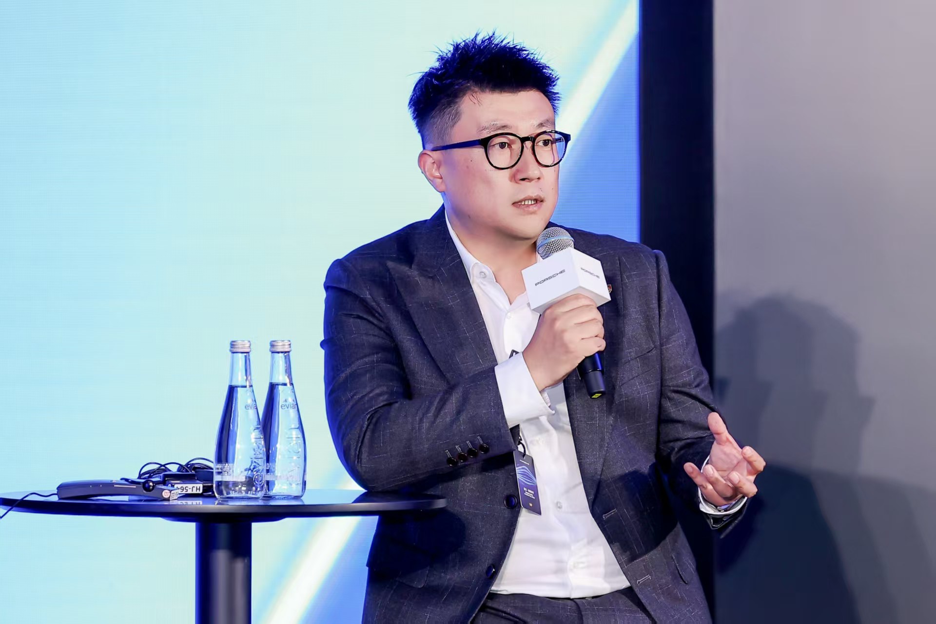 对话保时捷中国技术部副总裁李楠:座舱和智驾必须全力去做,不会牺牲质量和安全开发功能