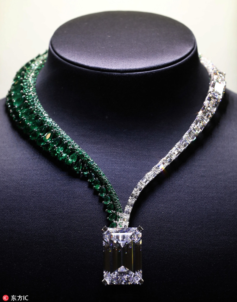 "世界最美钻石"英国展出 净重163克拉价值近2亿元