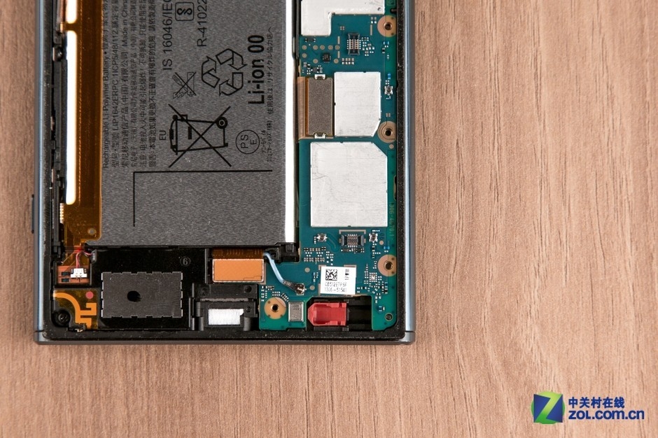 有一黑科技让苹果眼馋 索尼xz premium拆解