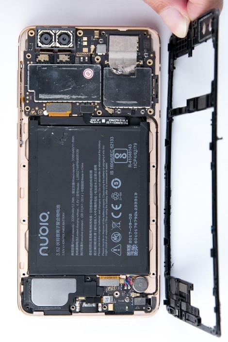 做工堪比大哥 努比亚z17minis拆解图赏