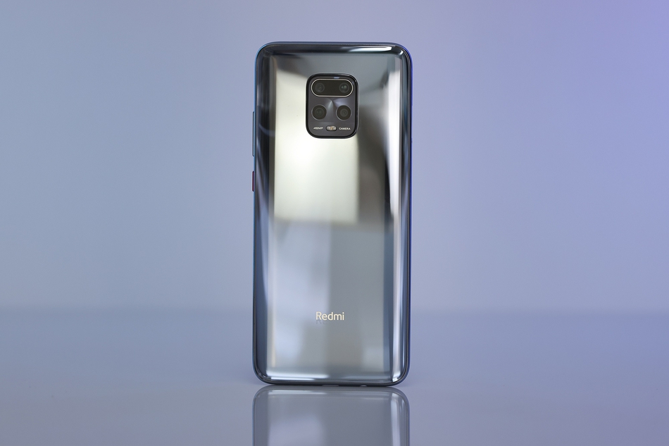 具有未来感的手机 Redmi 10X Pro液态银开箱