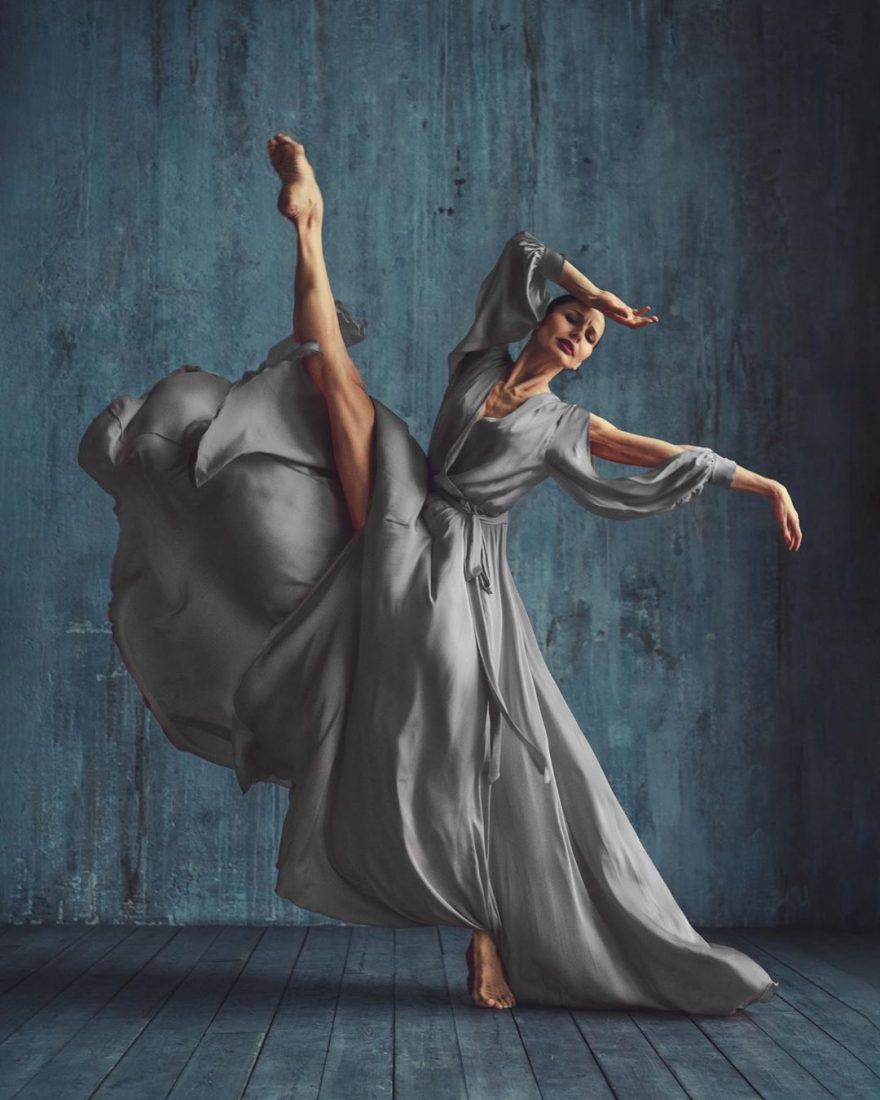 窈窕身姿的完美舒展 优雅的芭蕾舞者