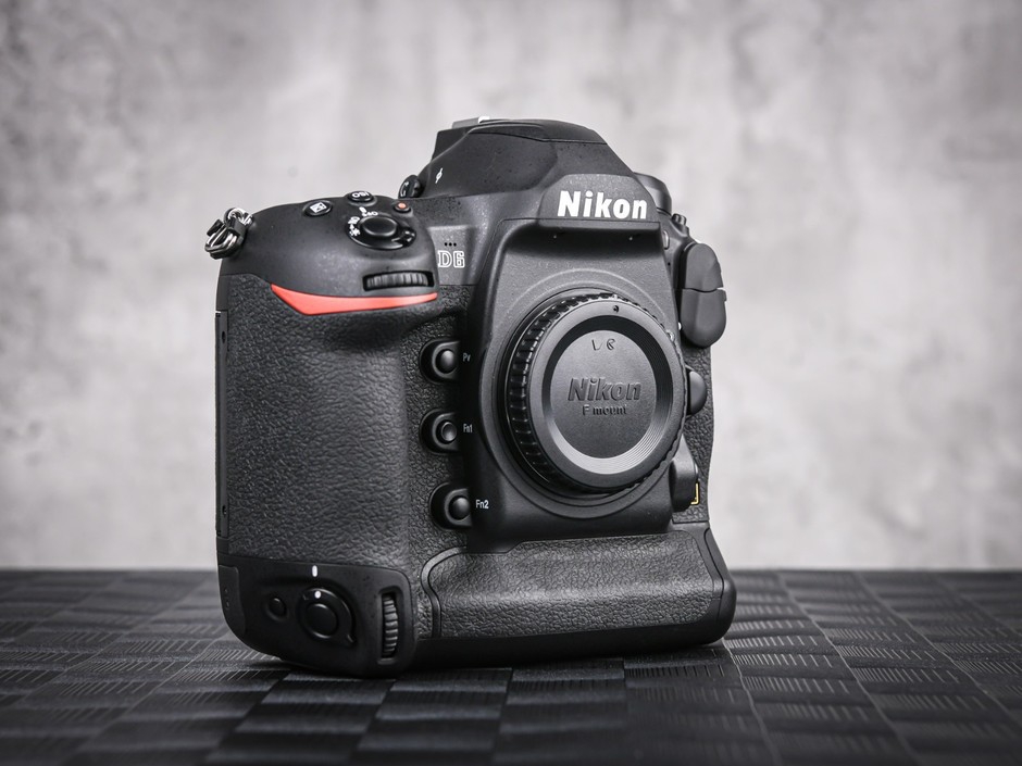 5 / 51 尼康d6结合新型的高密度自动对焦系统和expeed 6影像处理器