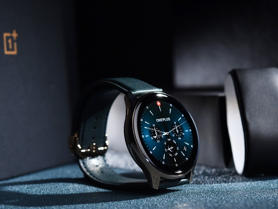 稳重大气 一加watch钴合金限定版图赏