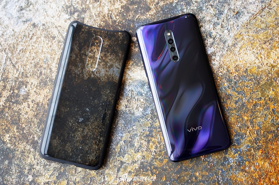 设计常说的"五彩斑斓的黑"什么样? vivo x27 pro黑珍珠图赏