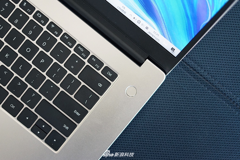 全面屏线条硬朗 huawei matebook d 15 锐龙版图赏