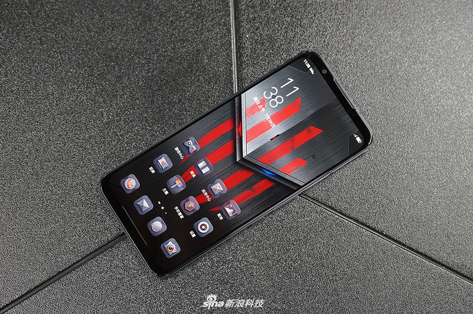 红魔5s游戏手机开箱:骁龙865售3799元起