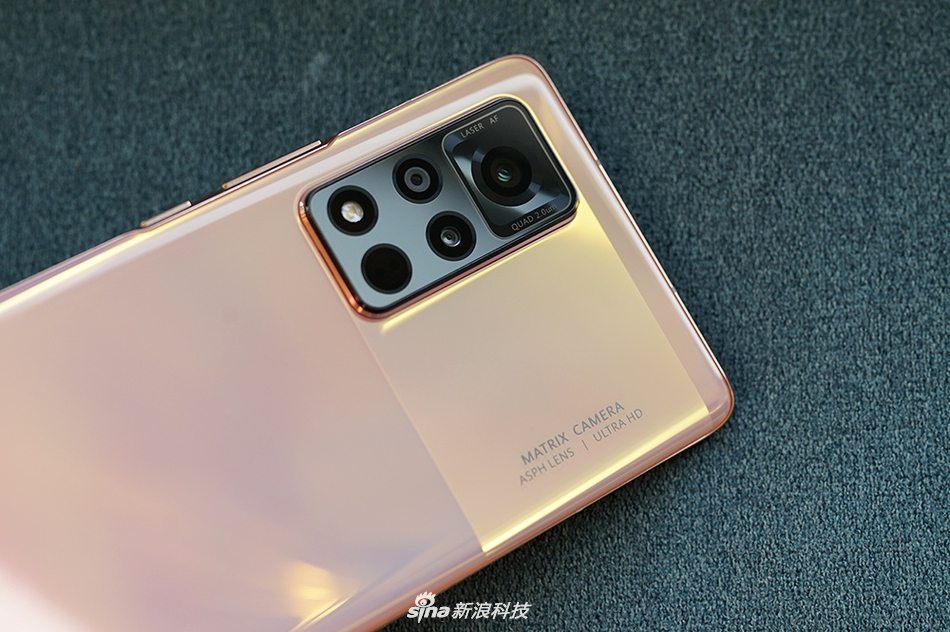 抛光与哑光的碰撞 荣耀v40新机图赏_高清图集_新浪网