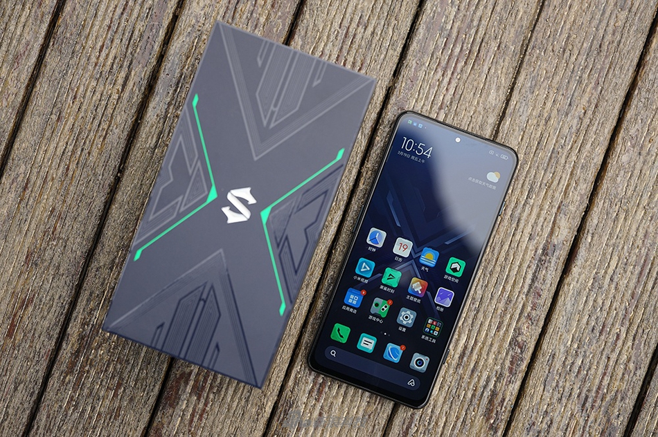 黑鲨4系列手机图赏:全系配备机械肩键,120w闪充_高清图集_新浪网