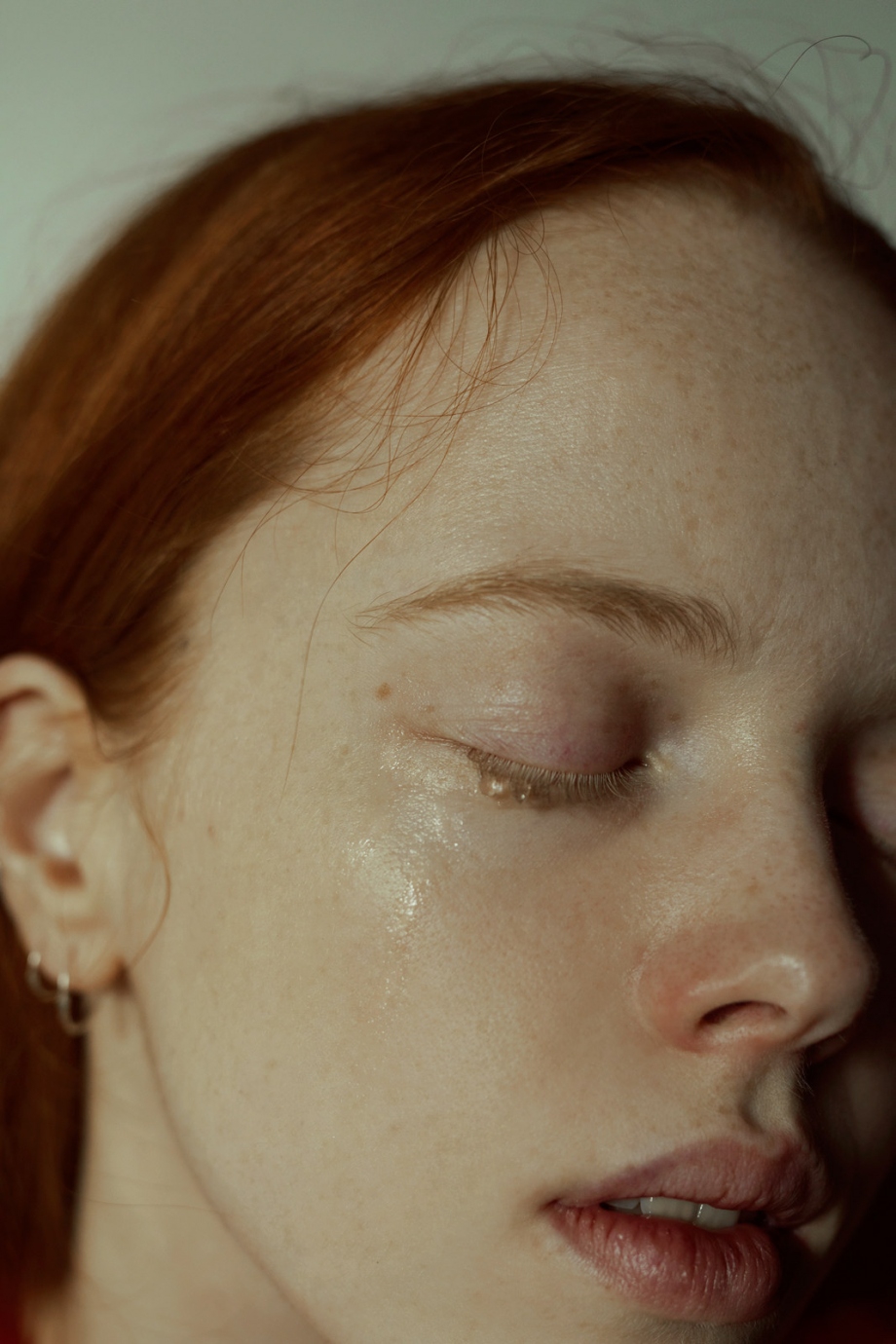 朦胧柔美的少女影像 质感细腻的神秘面容