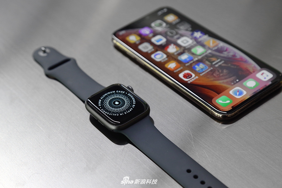 苹果Apple Watch Series 4开箱图赏:腕上的全面屏