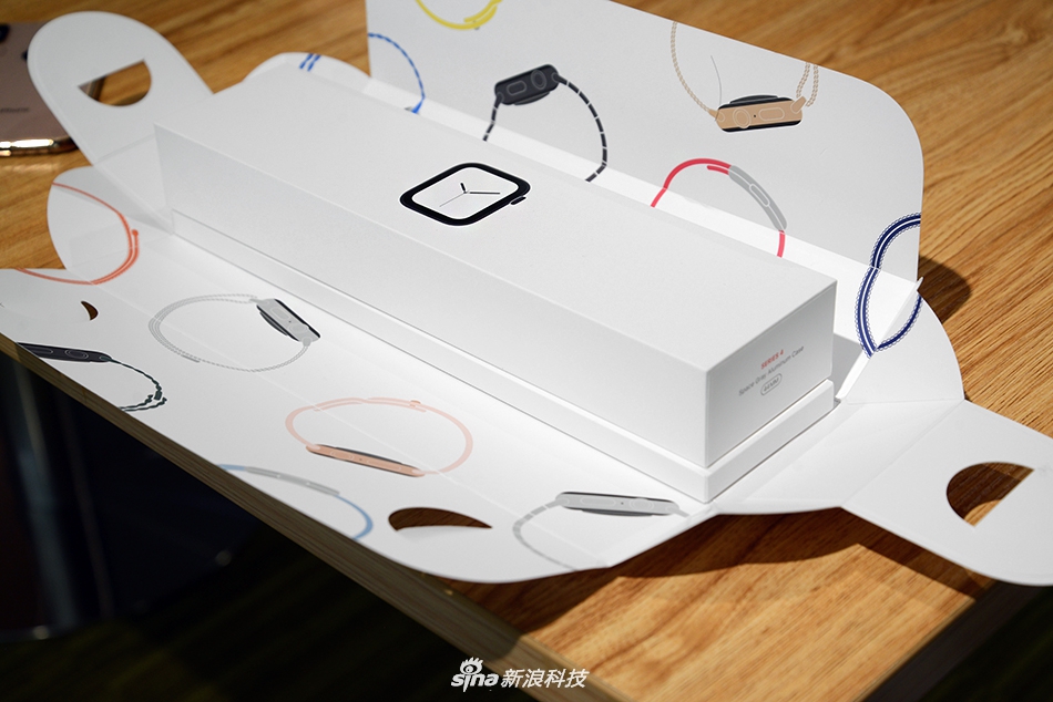 苹果Apple Watch Series 4开箱图赏:腕上的全面屏