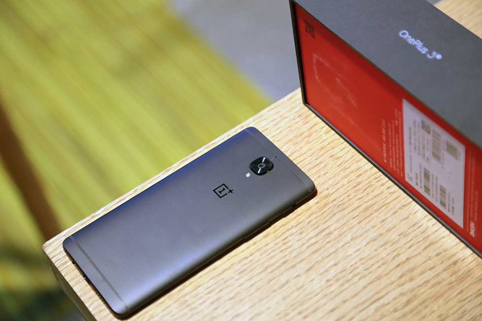 确实是黑的漂亮 一加3t星辰黑版开箱图赏