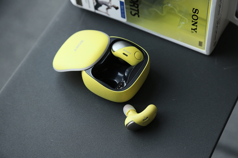 索尼分体式运动蓝牙耳机wf-sp700n开箱体验