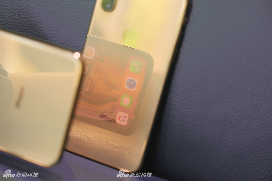 苹果iPhone XS/XS Max开箱图赏:新金色,更大屏