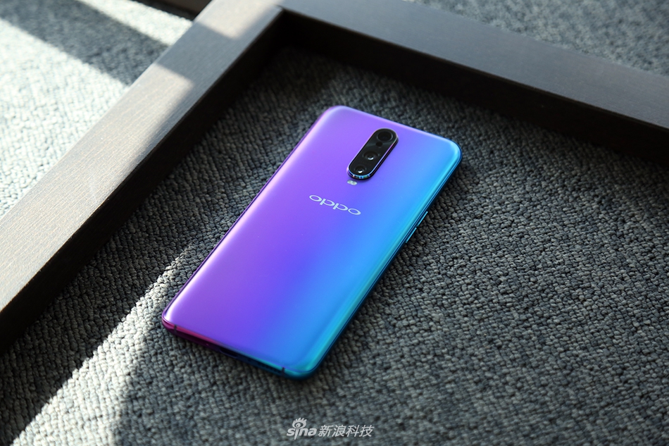 oppo r17 pro双色开箱图赏 新配色凝光绿了解下