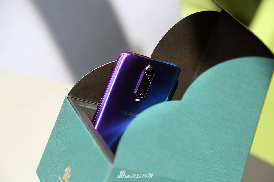 oppo r17 pro双色开箱图赏 新配色凝光绿了解下