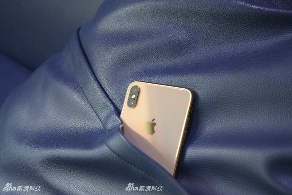 苹果iPhone XS/XS Max开箱图赏:新金色,更大屏