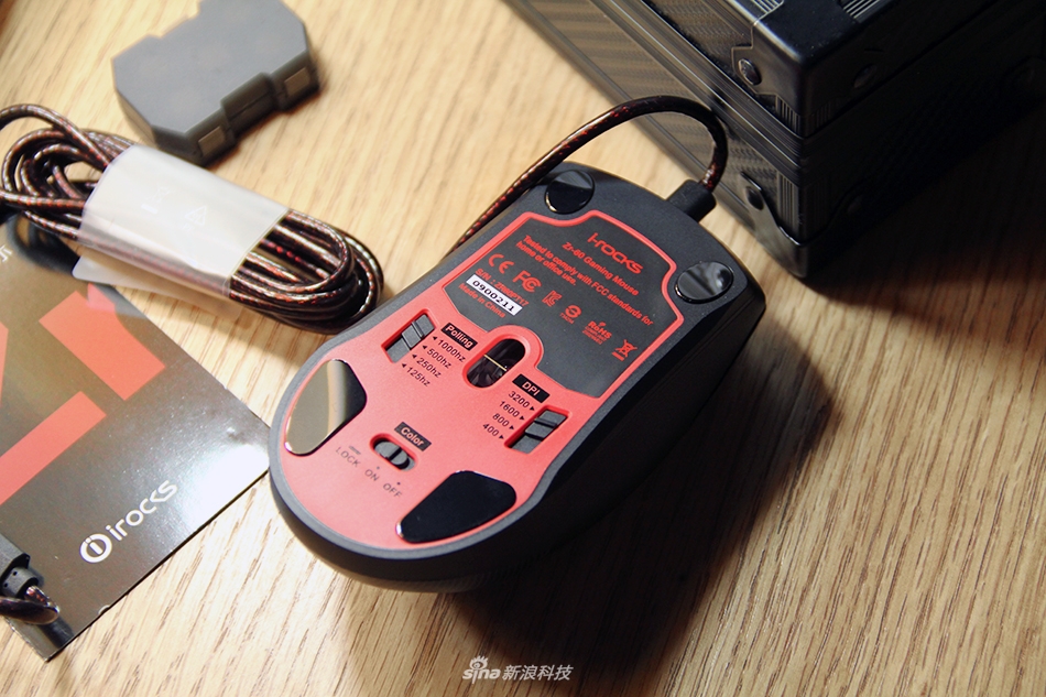 光效满分 艾瑞克zr-60锆游戏鼠标开箱图赏