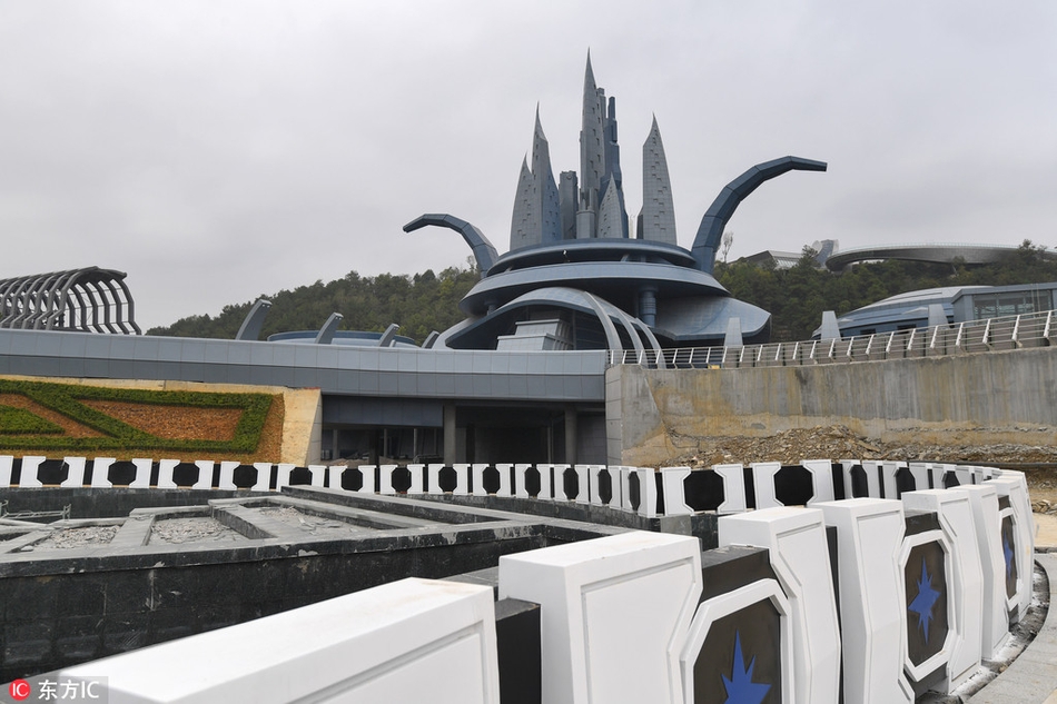贵阳"外星人基地"即将完工 世界最大变形金刚亮相