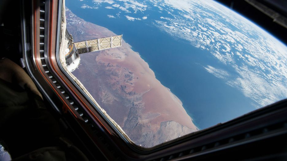 宇航员在空间站拍摄地球"无限奇迹"