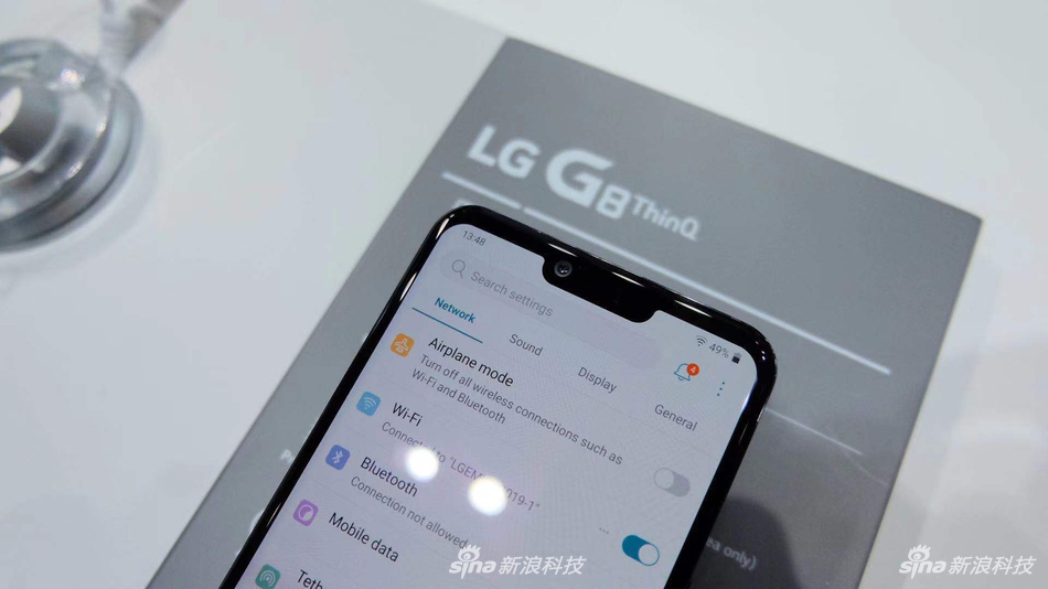 lg年度旗舰g8图赏:另类刘海屏