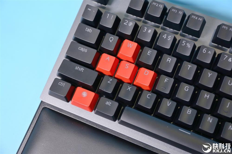 玩家梦寐以求的机械键盘图赏:悬浮键帽