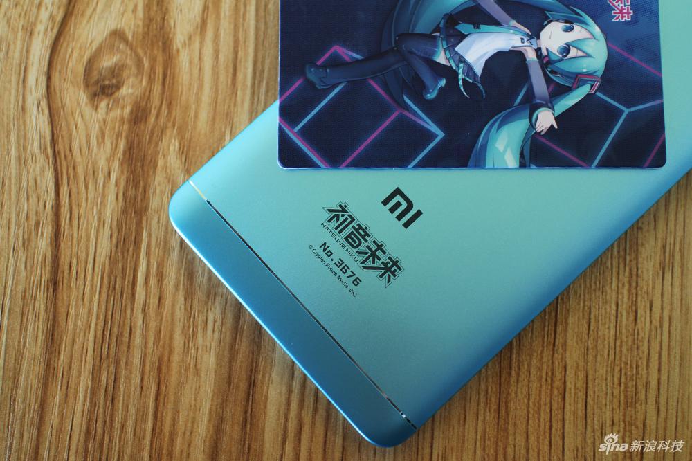 二次元世界专属 红米note 4x初音未来限量版图赏