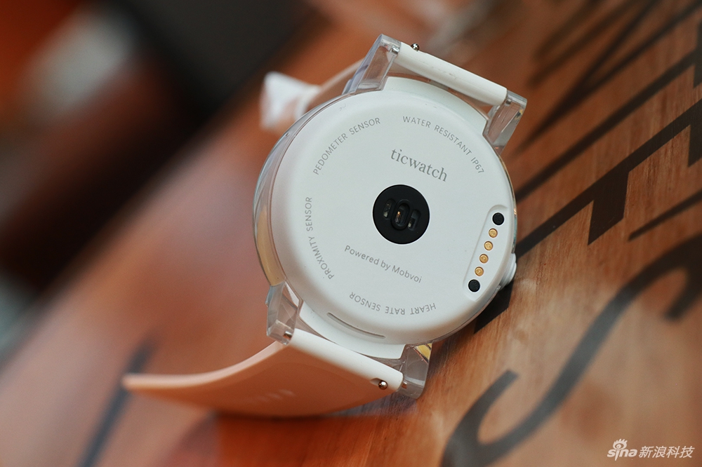 玩得如此时尚 ticwatch e智能手表上手评测