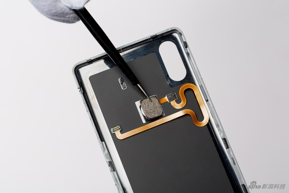小米mix2s拆解图赏内部做工精细双摄成最大看点