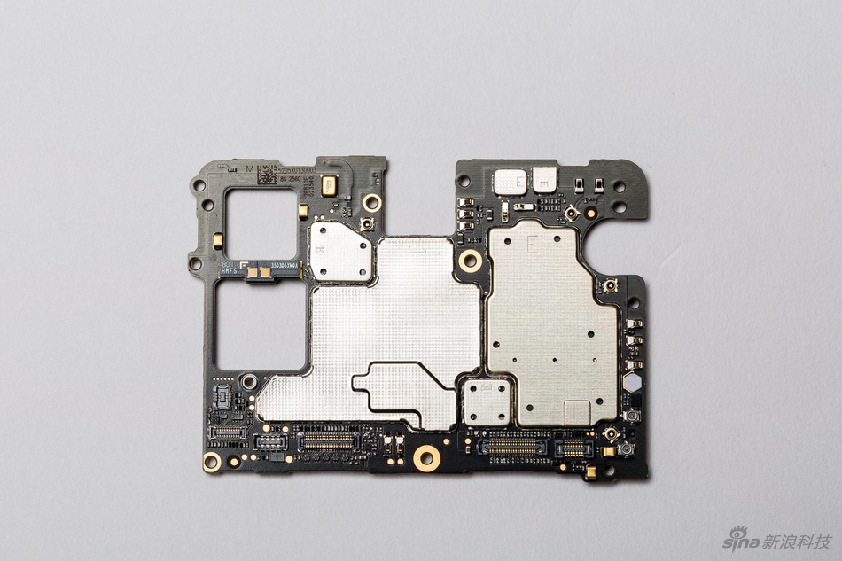 小米mix 2s拆解图赏:内部做工精细 双摄成最大看点