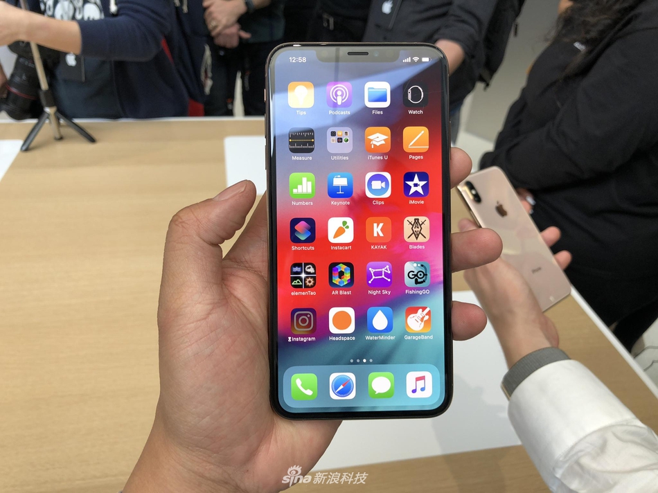 5英寸屏幕5.5英寸手感 iphone xs max现场实拍图赏