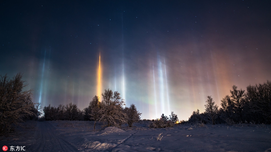 摄影师追逐北极光惊喜邂逅绝美光柱 若科幻大片惊艳震撼_高清图集