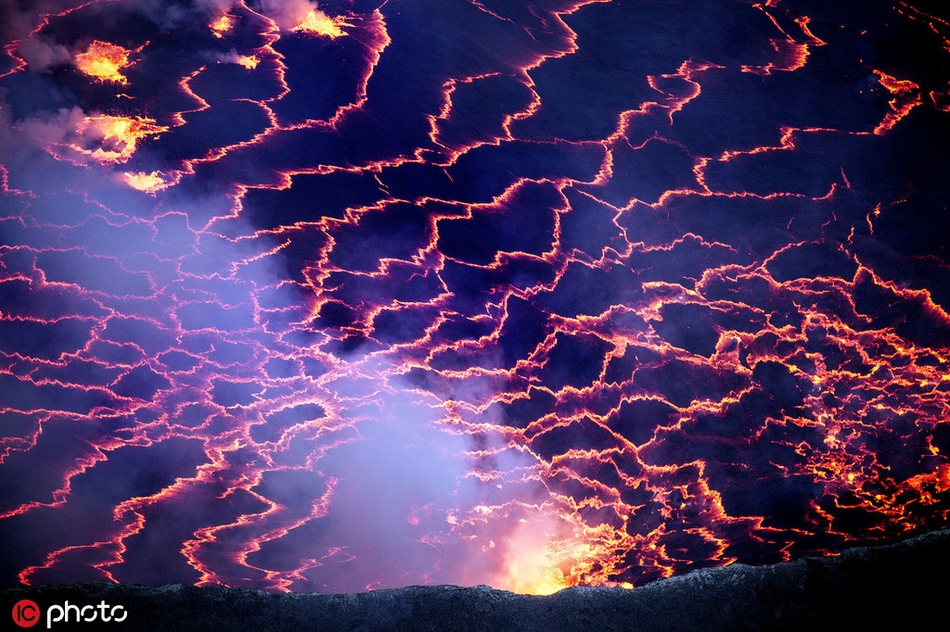 偏远亚南极群岛发现地球第8个永久火山熔岩湖_高清图集_新浪网