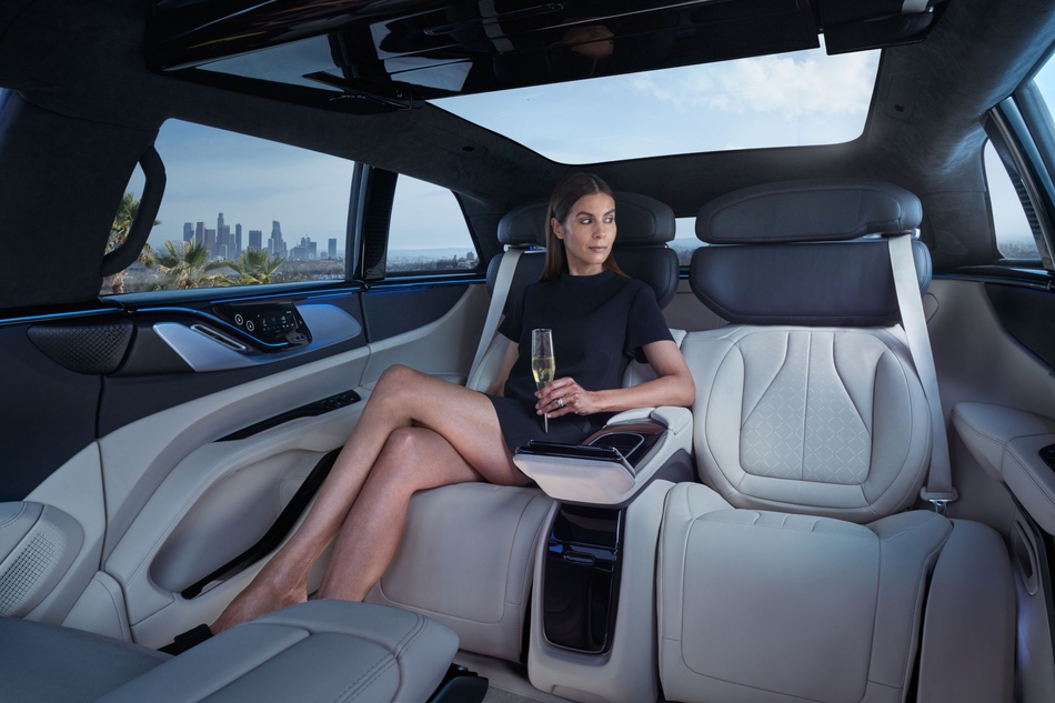 FF 91内饰图公布 配备130kWh电池+超700公里的续航