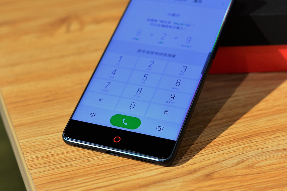 无边框设计进阶 努比亚旗舰z17手机开箱图赏