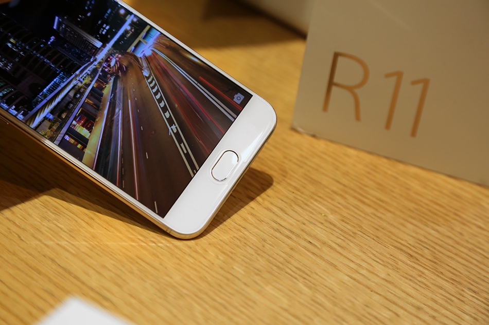 前后2000万像素 oppo r11上手图赏